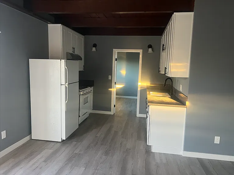 3658 Euclid Ave #1/2 — Photo 5