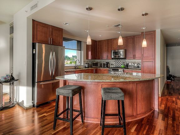 3rd image of 10650 NE 9th Pl Unit 922