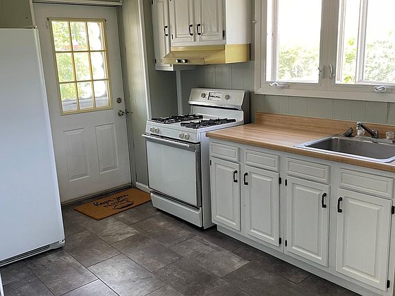 4th image of 133 Munroe Falls Ave #1