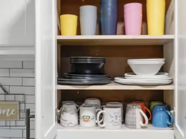 Plates, cups and Mugs