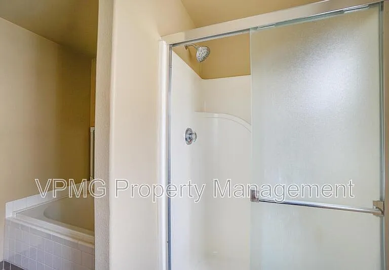 7809 NE 24th Ct — Photo 17