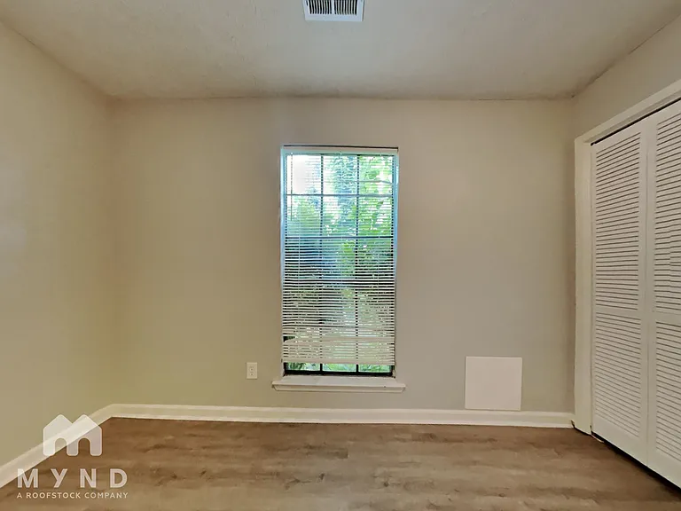 3047 Brook Hollow Dr — Photo 12