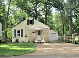 514 E Bradshaw St, Dixon, IL 61021