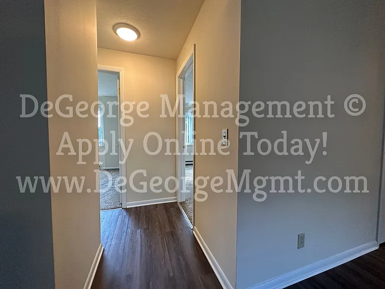 Woodside Court Apartments — Photo 57
