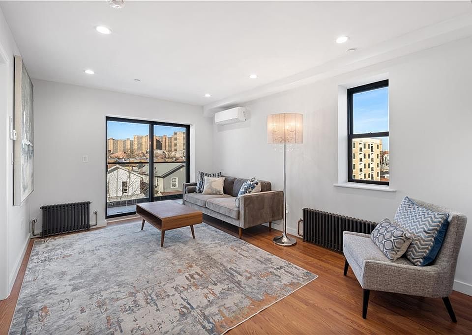 2nd image of 3031 Brighton 5th St #3C