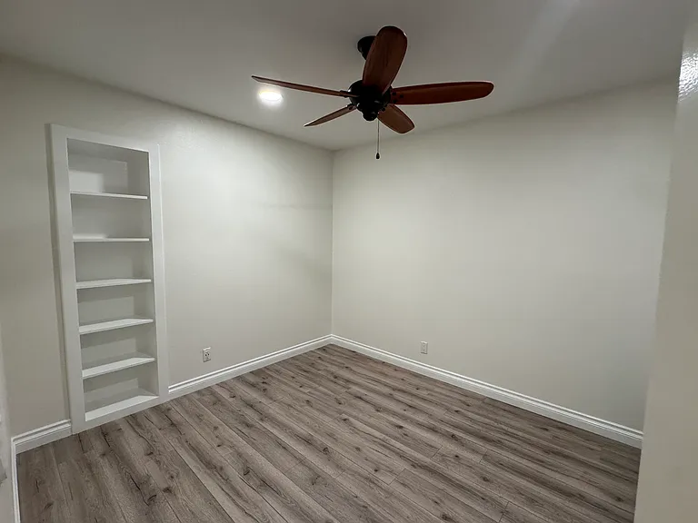 2620 Elden Ave — Photo 6
