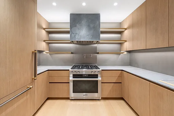 Rented by Douglas Elliman | media 24