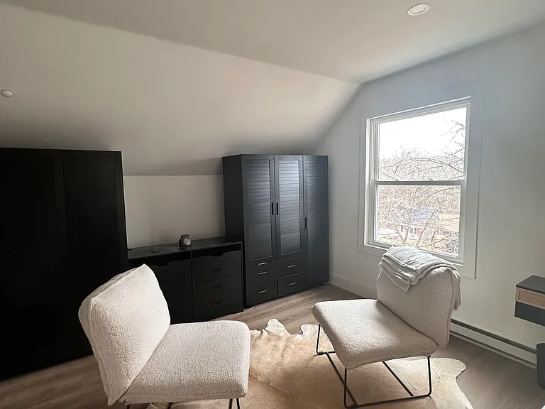 58 Mark Dr — Photo 2