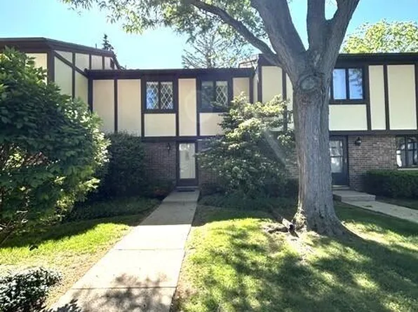 6209 Cobblers Dr, East Lansing, MI 48823