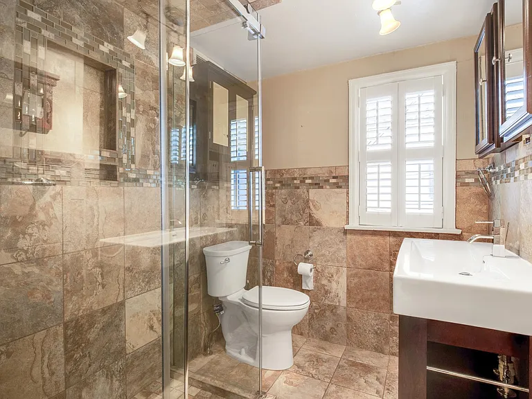 118 E Blenkner St #118 — Photo 17