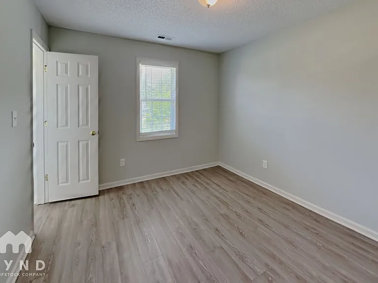 2024 Julian Ln — Photo 17