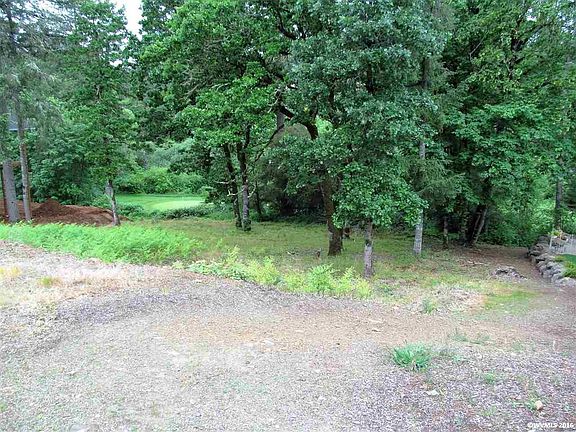 3rd image of 565 Sahalee Dr SE