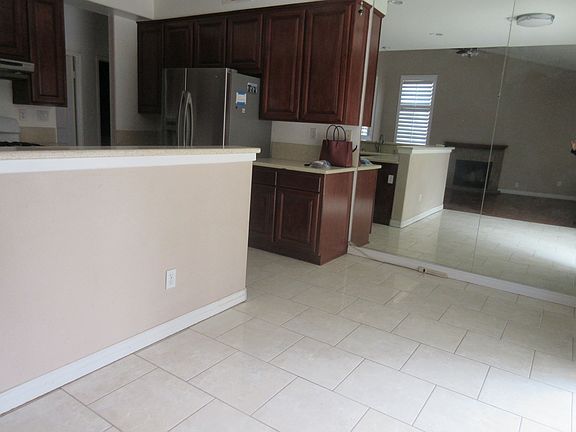 5th image of 3292 Willow Park Cir