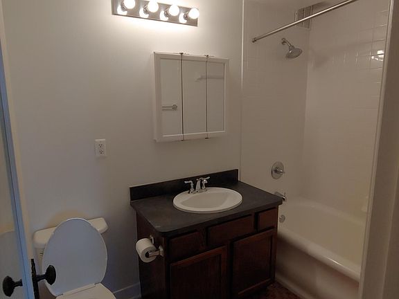 5th image of 15 E Kirby St APT 503