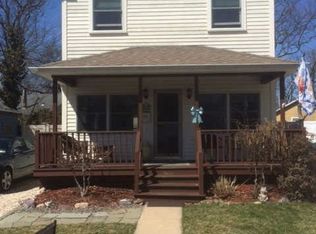 3 Charles Pl, Bayville, NY 11709