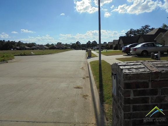 3rd image of 5613 Calais Dr