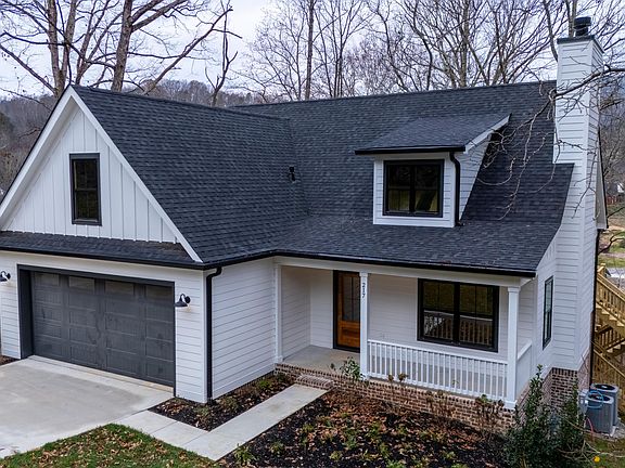 2nd image of 217 Lynnolen Ln