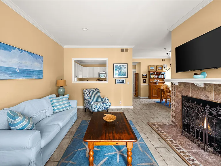 4527 Carpinteria Ave — Photo 2