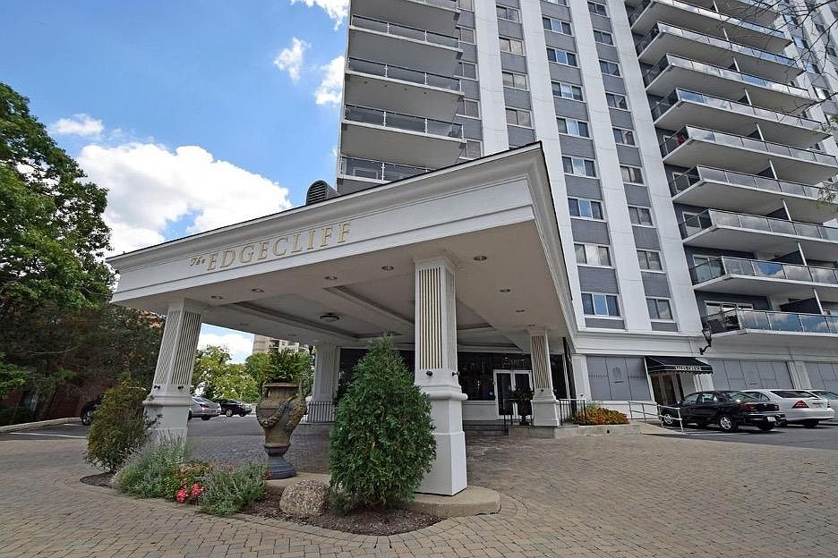 1st image of 2200 Victory Pkwy APT 1705