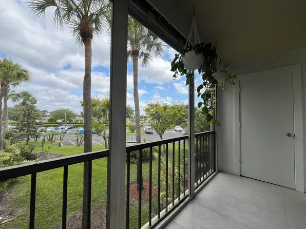 5160 Las Verdes Cir APT 222, Delray Beach, FL 33484