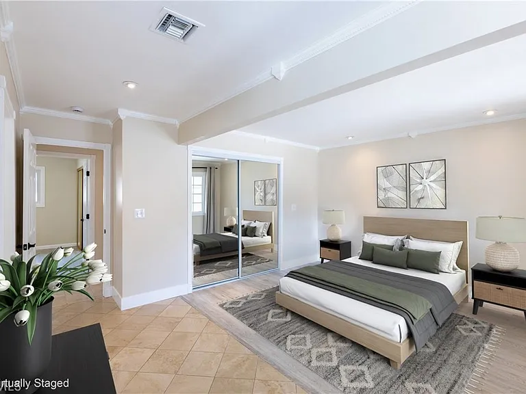 15815 Silvergrove Dr — Photo 5