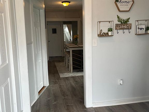 3rd image of 32 Bourne St #2
