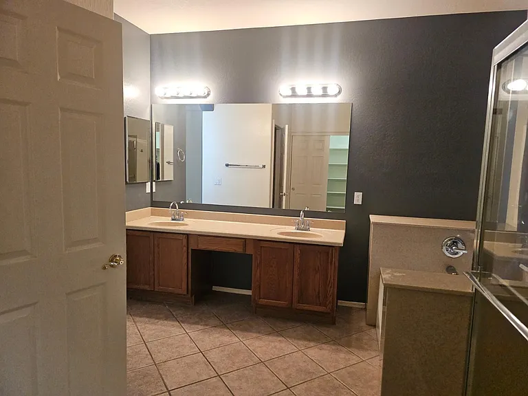 18515 W Caribbean Ln — Photo 17