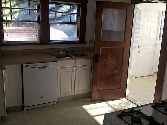 5th image of 324 N 3rd St #2