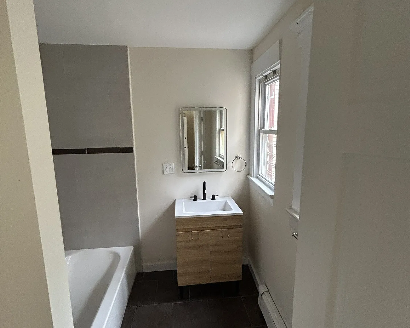 3 bed, $1,800 — Photo 2