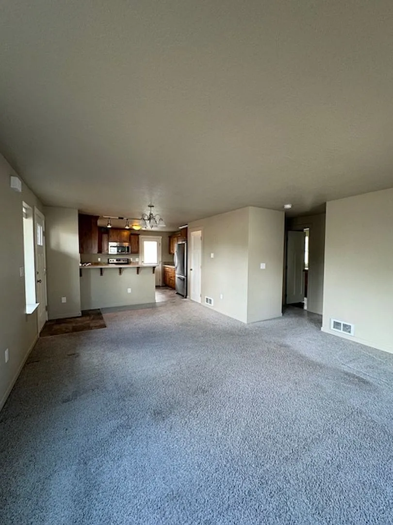 Pet Friendly Charming Remodeled 2 Bedroom Home! — Photo 4