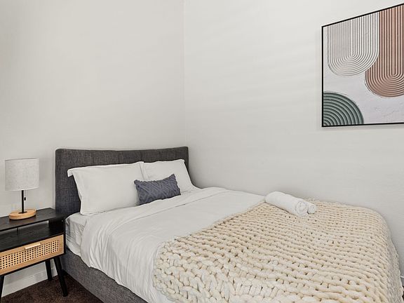3rd image of 1823 Pelham Ave APT 7