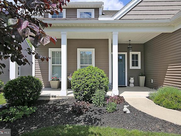2nd image of 1034 Grant Cir