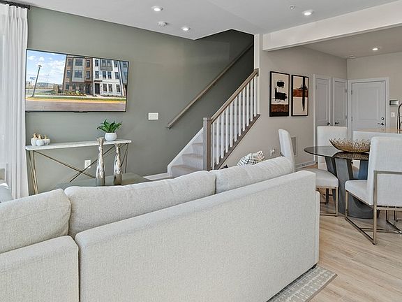 4th image of 1029 N Lombardy St #A