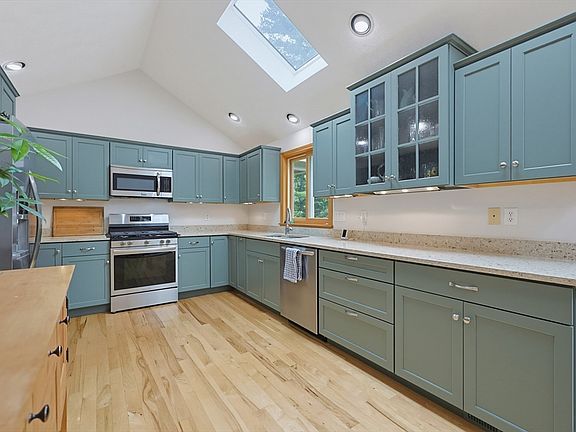5th image of 14 Pheasant Ridge Rd