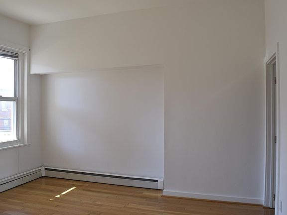 5th image of 2923-25 Poplar St #3