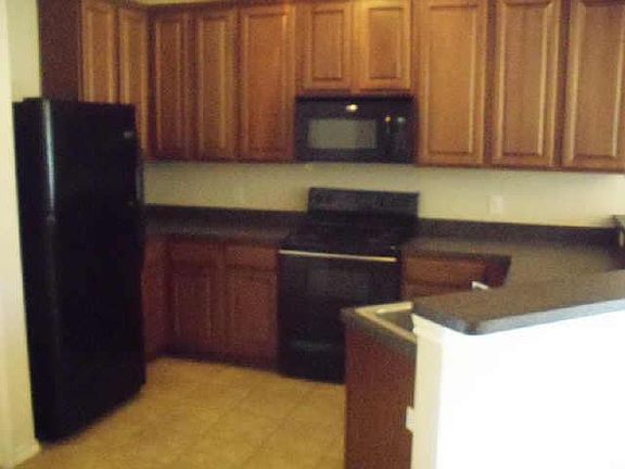 3rd image of 701 Parkplace Rdg