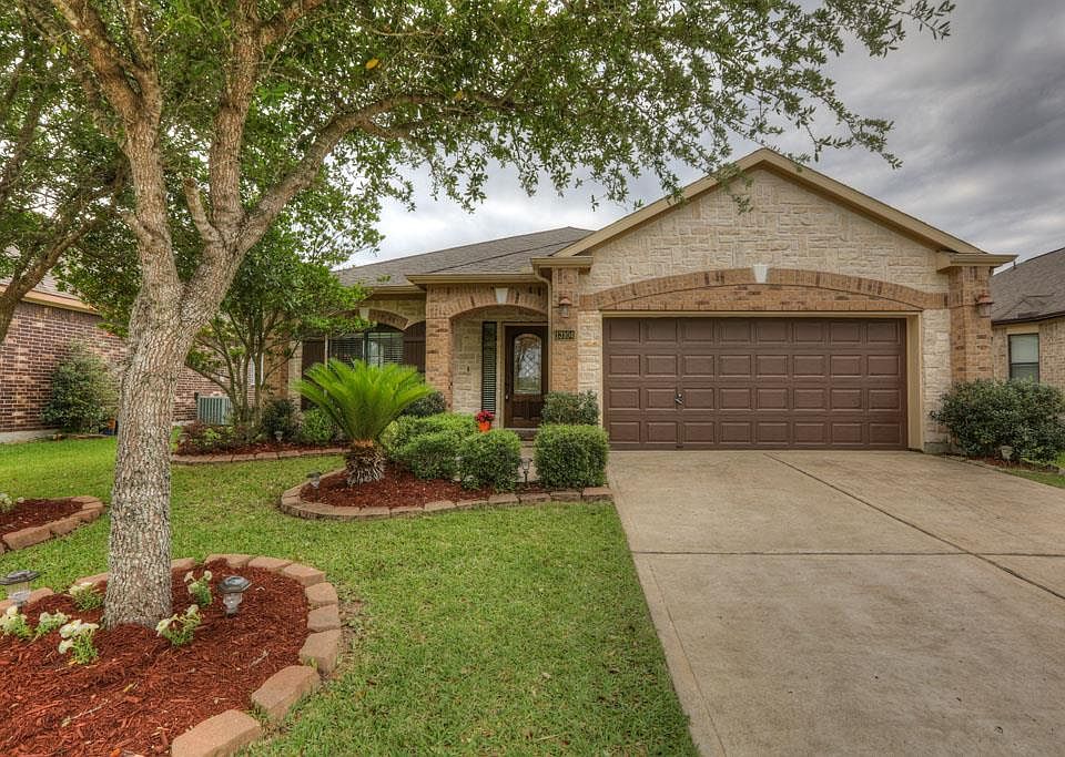 1st image of 13104 Southern Valley Dr