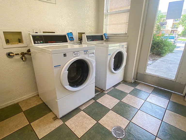 Buena Vista Place Apartments — Photo 16