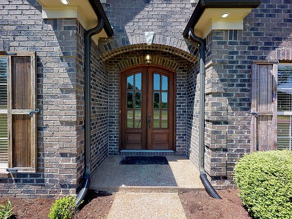 2nd image of 105 Kindlewood Dr