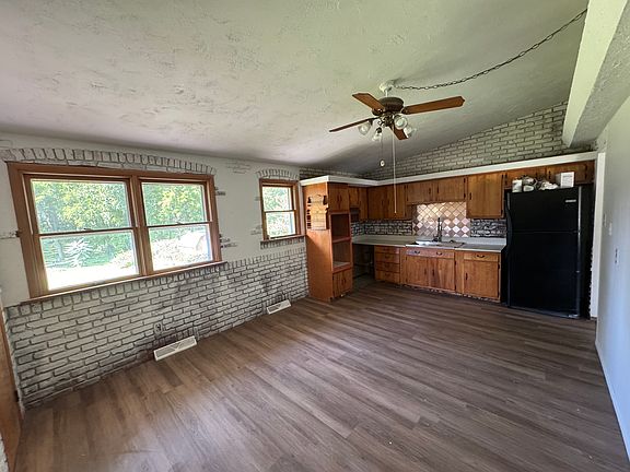 4th image of 138 Elmgrove Ave
