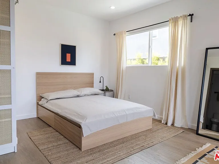 923 N Mariposa Ave #1/4 — Photo 6