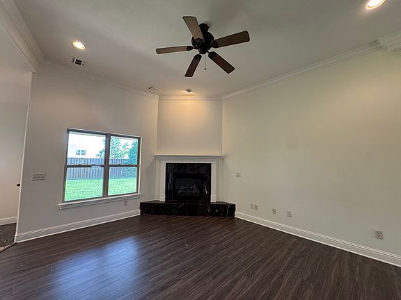 3rd image of 1906 W Morter Pl