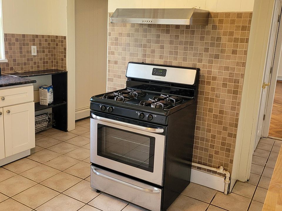 1st image of 96 Swaine Pl Floor 2