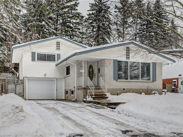 132 Forest Hill Dr, Kitchener, ON N2M 4G3