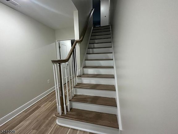 3rd image of 26 Deans Ct Unit 26