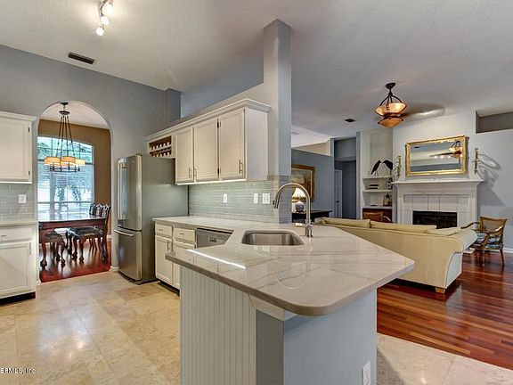 5th image of 2951 Twin Falls Ct