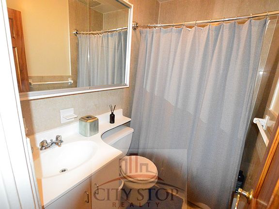 5th image of 38 W 74th St #B