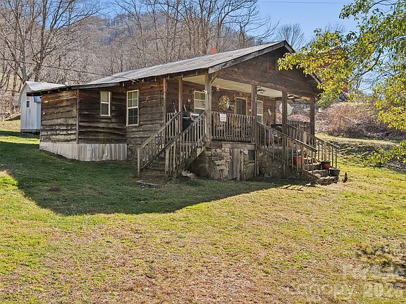 3rd image of 186 Creekmont Dr