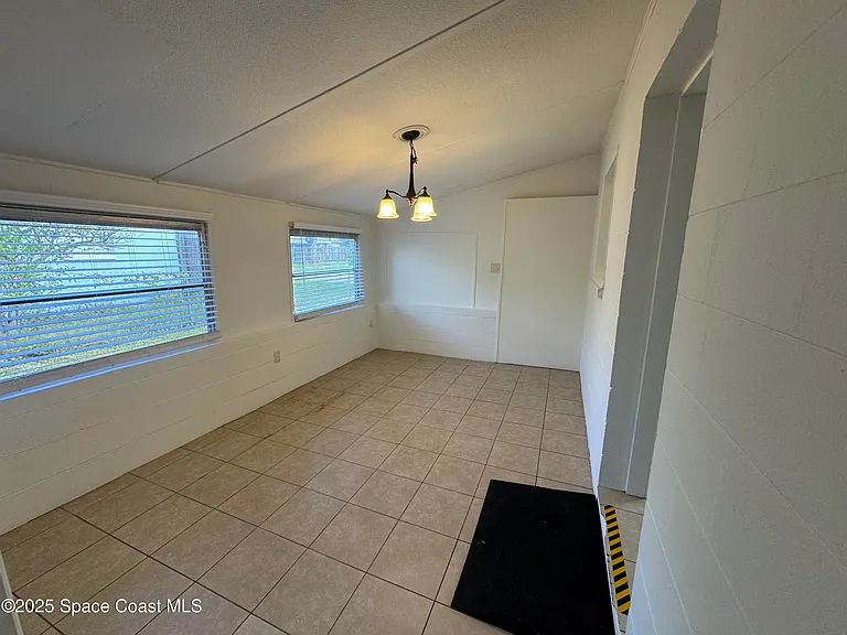 Thistleberry Dr — Photo 6