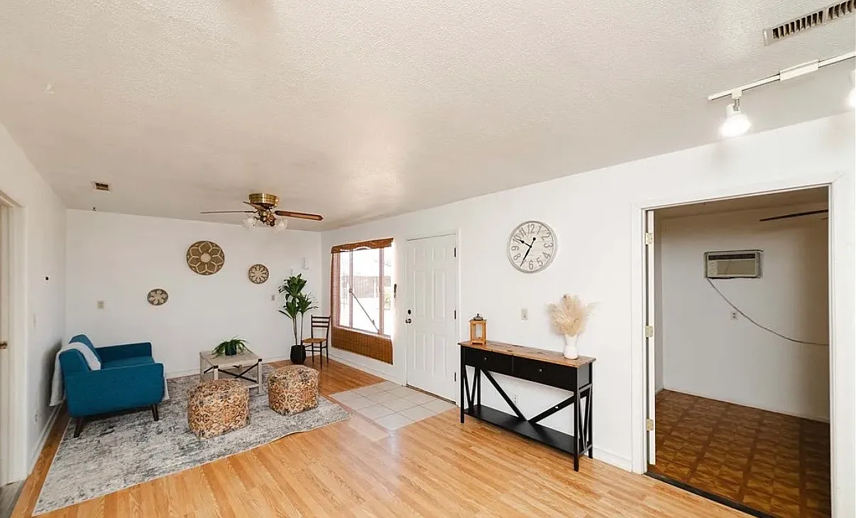 4 bed, 1000 sqft, $1,800 — Photo 3